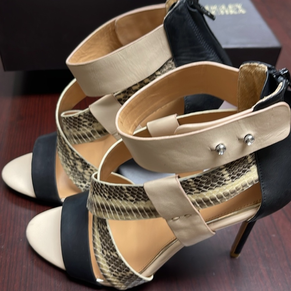 Badgley Mischka Snakeskin Shoes - Picture 4 of 8